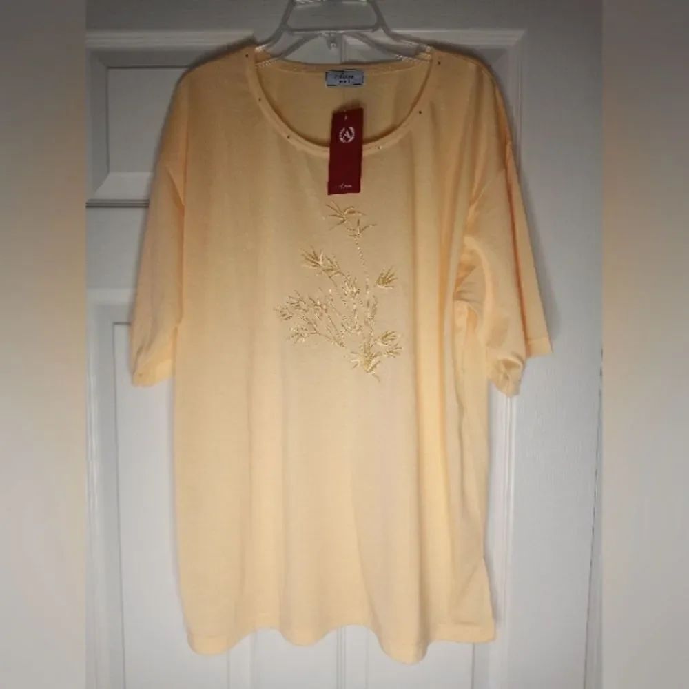 NWT Anne L Yellow Shortsleeves Cotton Blend Embroidery Rhinestones Women's Top.